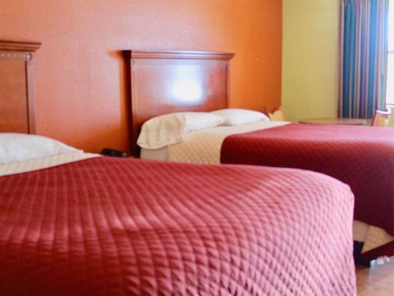 Tropicana Motel Бастроп Екстер'єр фото
