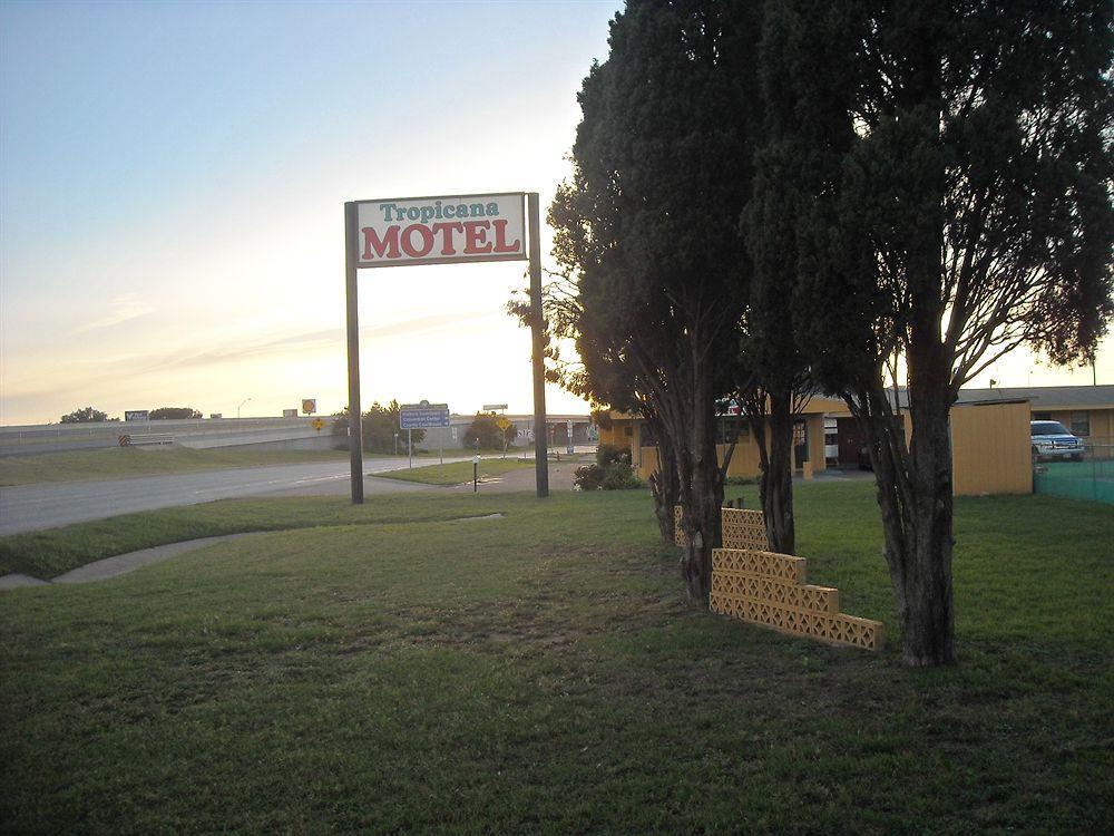 Tropicana Motel Бастроп Екстер'єр фото